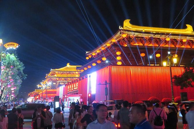 Private Xi’an Night & Food Tour by Tuk Tuk and Public Transportation - The food question: familiar favorites or unusual bites?