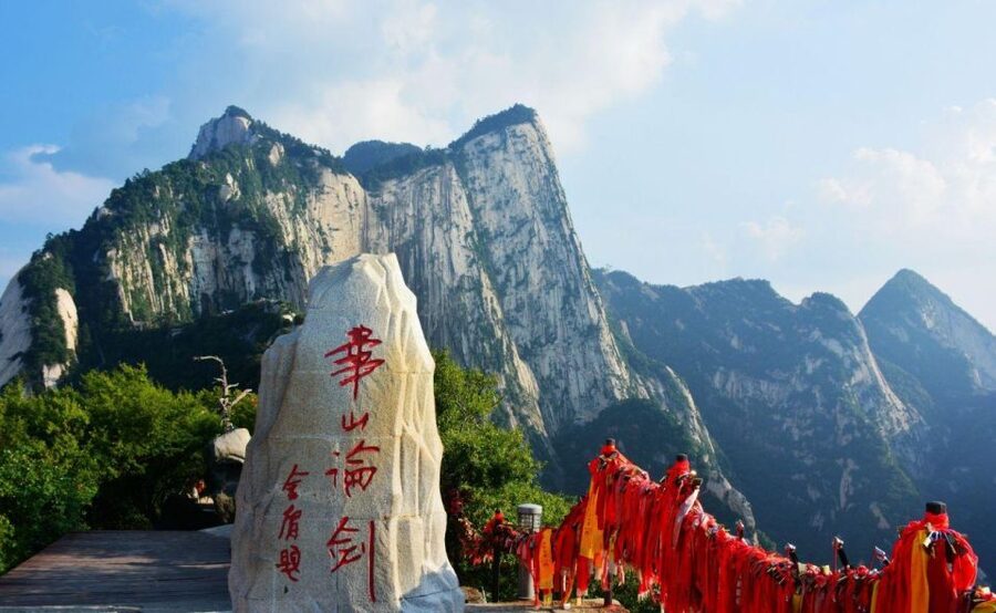 Private Xian Mt. Huashan Adventure Tour: Explore in Your Own - Why Mount Huashan makes such a strong day trip
