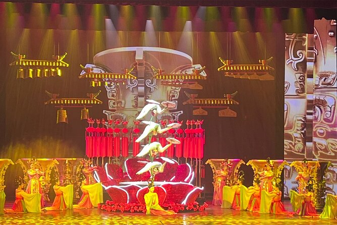 Red Theater Beijing Acrobatic Show Tickets Booking - Inside the Red Theater: what the hour feels like