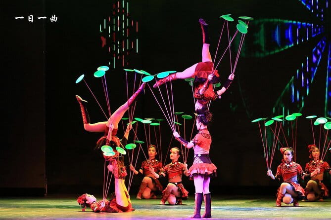 Red Theater Beijing Acrobatic Show Tickets Discount - What the audience experience may feel like