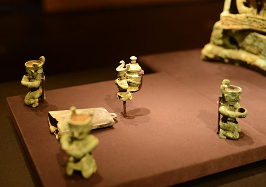 Sanxingdui Museum Small Group Tour with Optional Panda Base - Key points to know before booking