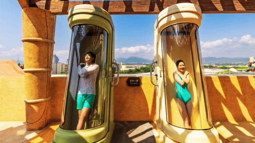 Sanya: Atlantis Aquaventure Waterpark - The Lazy River and Wave Pool