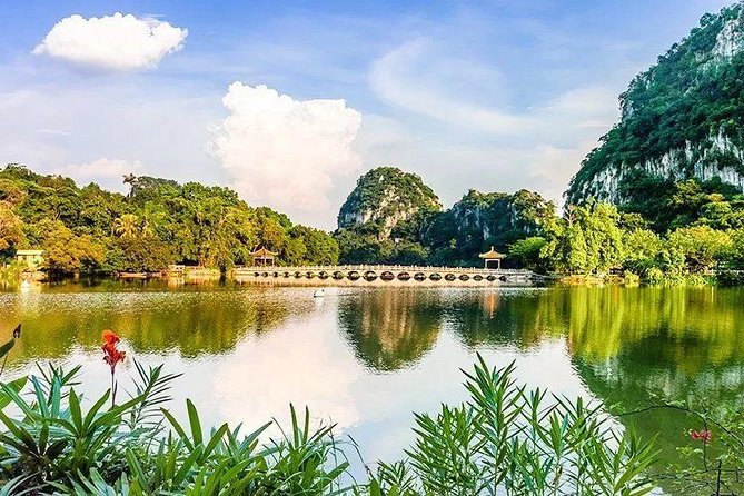 Seven Star Crags Karst Cave Mirror Lake Bird Islands Private Tour - Xinghu Lake by boat and the bird islands