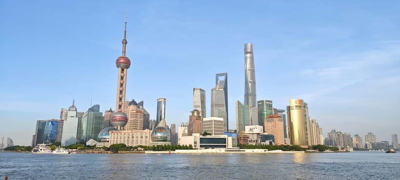 Shanghai: After Dark Dinner and Huangpu River Night Cruise - Who should book this evening?