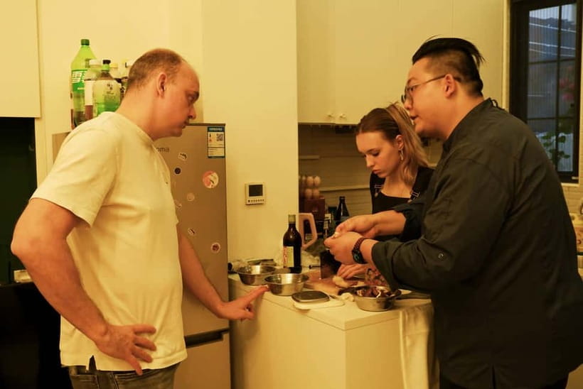 Shanghai: Authentic Chinese Cooking Class with Master Chef - Meeting Chef Li at West Nanjing Road