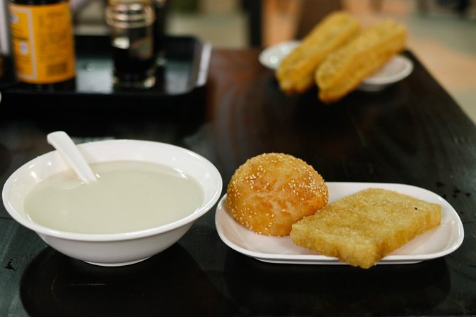Shanghai Breakfast Walking Tour of Former French Concession - Starting with Shanghai breakfast near Xintiandi