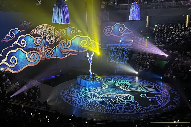 Shanghai: Circus World ERA Theatre Acrobatics Ticket - The show begins with spinning plates and pagoda bowls