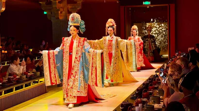 Shanghai Guided Royal Banquet Photo (Incl) with Massage Opt - What arrives on the royal dining menu
