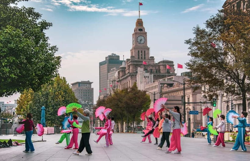 Shanghai Highlights Walking Tour With A Real Local - Why a local guide changes the Shanghai walk
