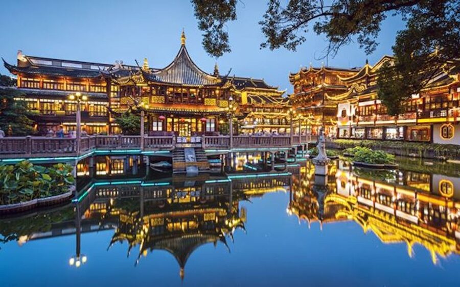 Shanghai: Hop-on Hop-off Bus Ticket and Optional Attractions - Blue Route: Pudong towers and the riverfront