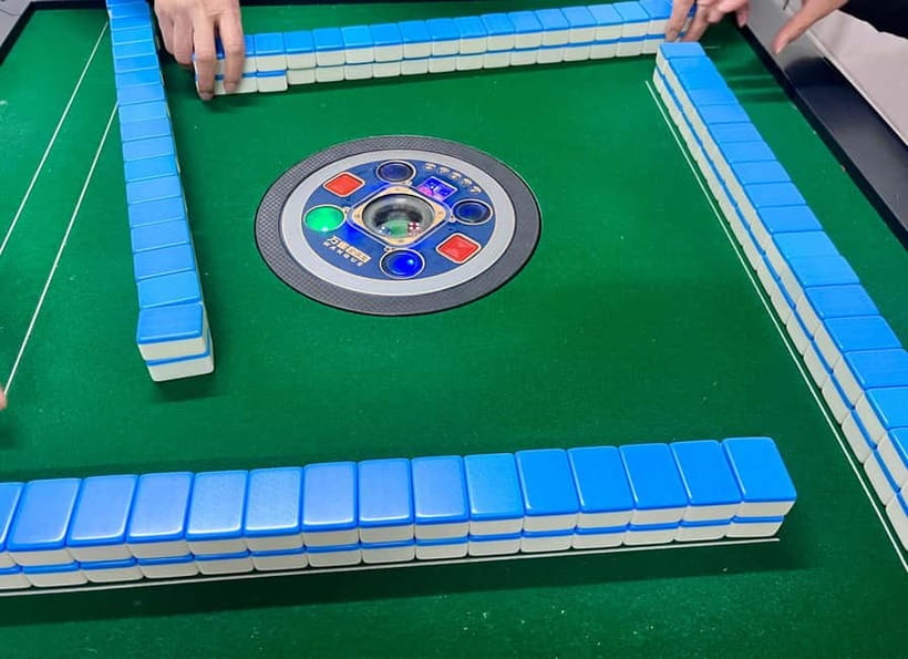 Shanghai Mahjong Experience: Discover Art of Chinese Mahjong - Playing with a professional Mahjong master