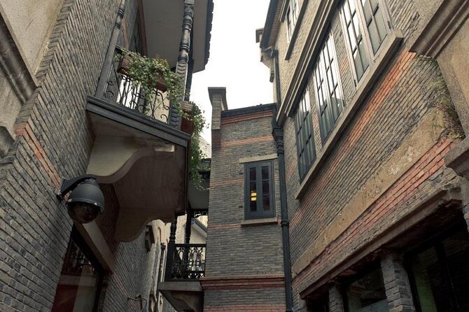 Shanghai Night River Cruise and Light Tour with Yuyuan Bazaar - Five details that shape the experience
