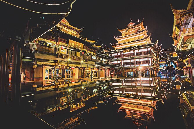 Shanghai Night River Cruise and Light Tour with Yuyuan Bazaar - What the guides add to the evening