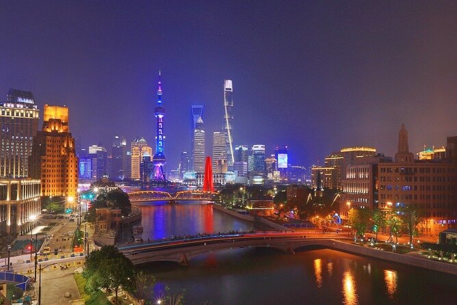 Shanghai Night River Cruise and Light Tour with Yuyuan Bazaar - Yuyuan Bazaar for old Shanghai atmosphere