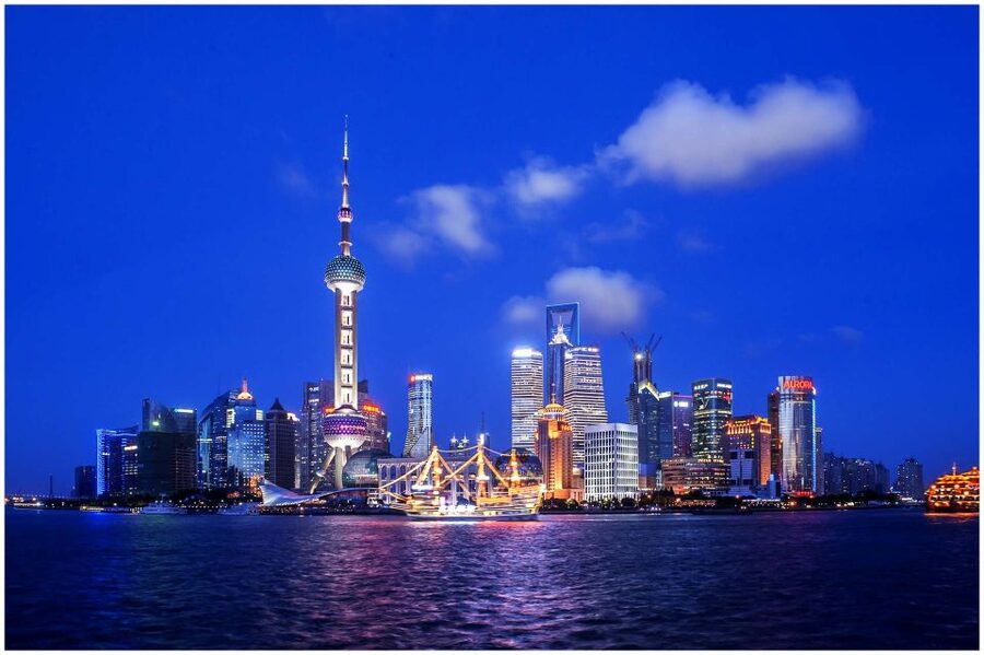 Shanghai: Night River Cruise Tour with Xinjiang Style Dining - Why this short evening works so well in Shanghai