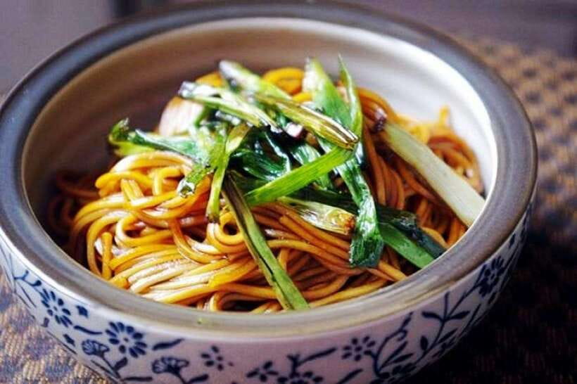 Shanghai Night River Cruise VIP Seat with Authentic Dinner - What the guide adds from the boat