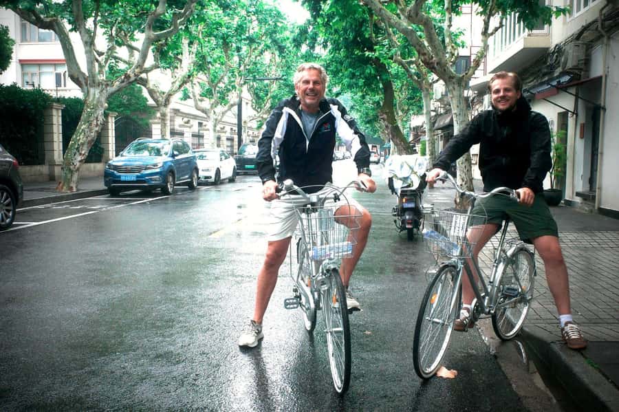Shanghai: Old Town Half-Day Vintage Bike Tour (Night Option) - Walking through Shanghai’s traditional alleyways