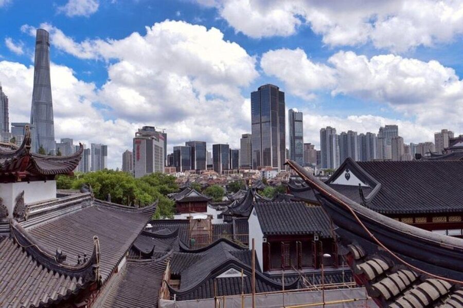 Shanghai : Old Town Private Walking Tour - Yuyuan Old Street and the old-town bazaar