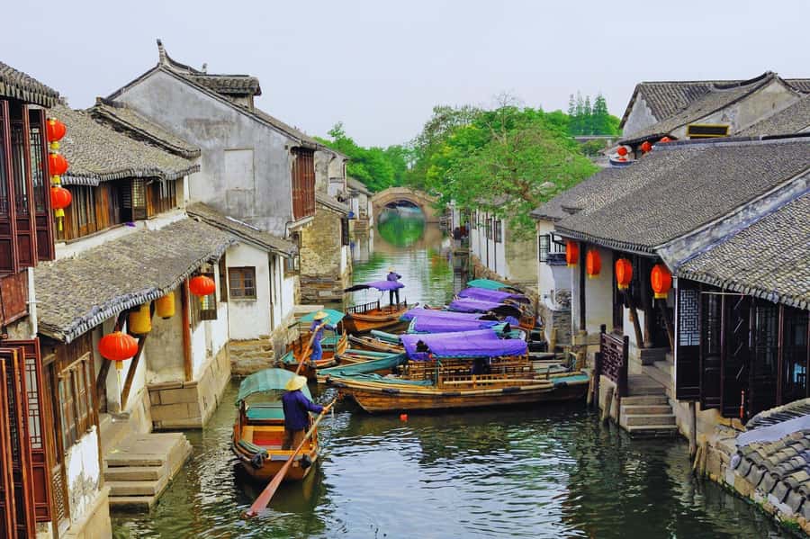 Shanghai:Old Town, Yu Garden, Zhujiajiao Water Town Bus Tour - Two ways to see Yu Garden
