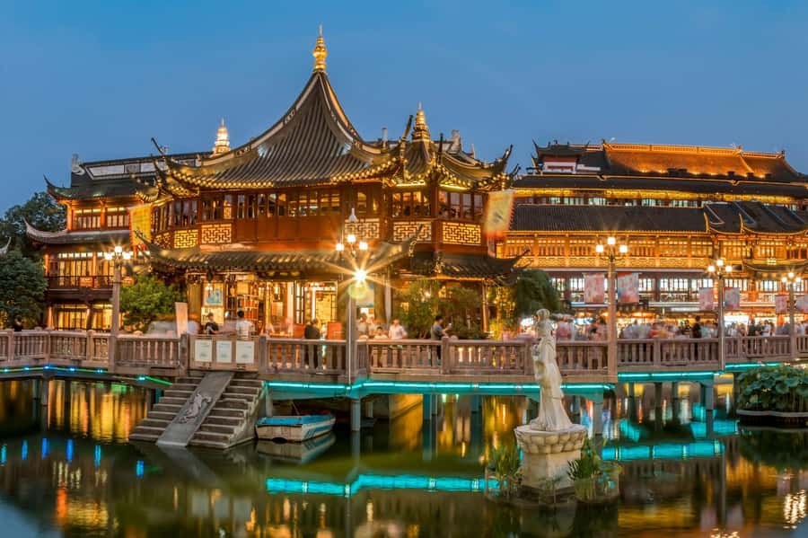 Shanghai:Old Town, Yu Garden, Zhujiajiao Water Town Bus Tour - Yu Garden and the Chenghuang Temple area