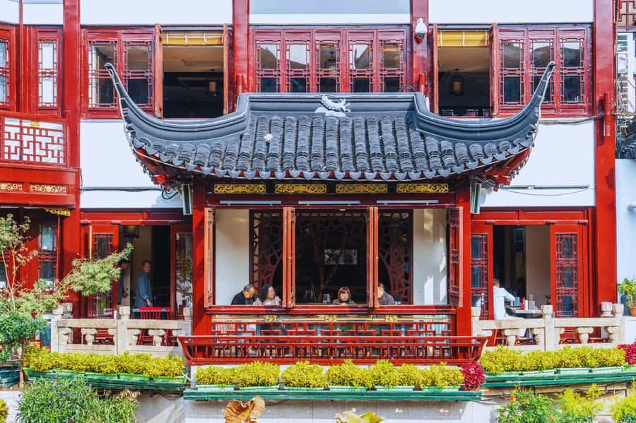 Shanghai:Old Town, Yu Garden, Zhujiajiao Water Town Bus Tour - Lunch and local flavors in Zhujiajiao