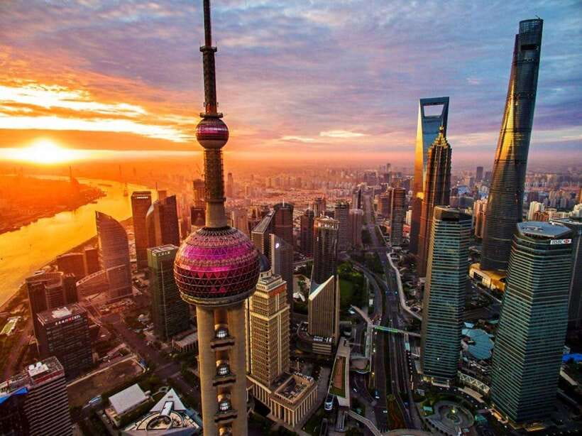 Shanghai One Day City Private Tour by German-Speaking Guide - A quieter hour at Jade Buddha Temple