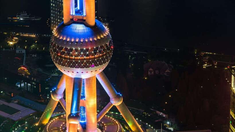 Shanghai: Oriental Pearl Tower Entry Ticket with PDF Guide - Crowds, Directions, and How the Visit Feels