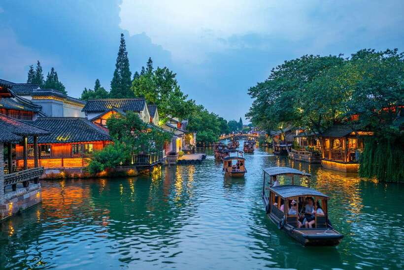 Shanghai: Private Shanghai & Zhujiajiao Tour with Lunch - Zhujiajiao: canals, bridges, and old lanes