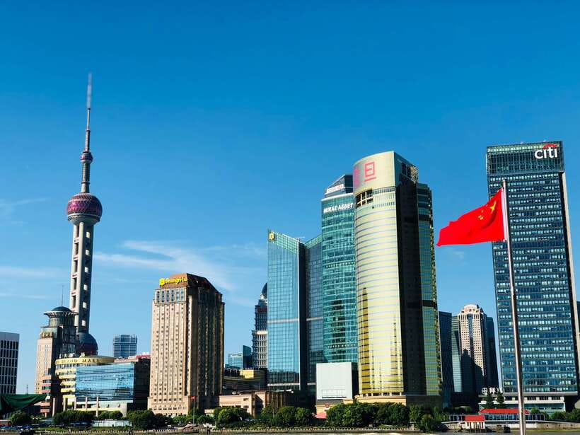 Shanghai: Private Shanghai & Zhujiajiao Tour with Lunch - The Bund and the city skyline