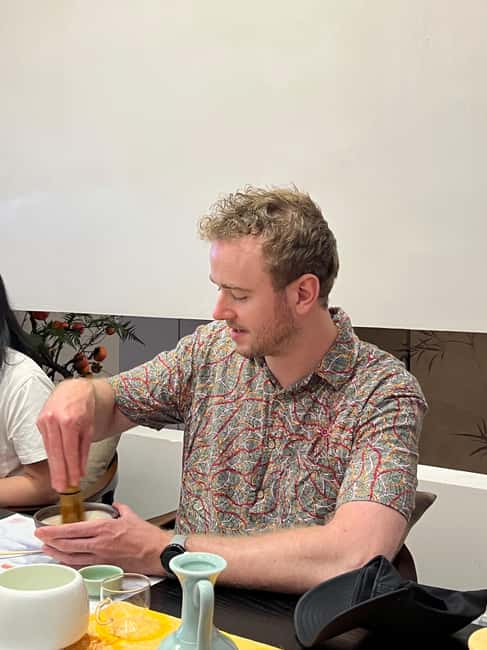 Shanghai: Song Dynasty Tea Ceremony Experience - Arriving at the mall on Aomen Road