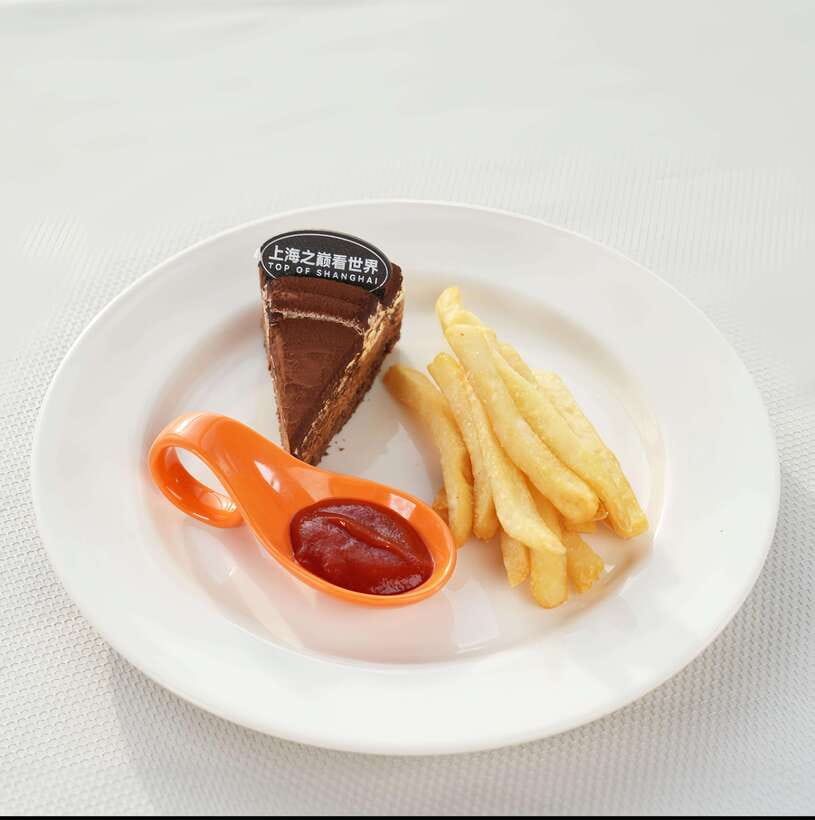Shanghai Tower: Lunch or Dinner on the 119th Floor - Is $85 a fair price?