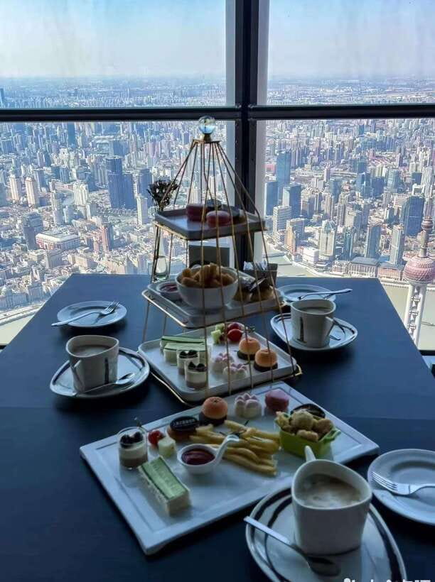 Shanghai Tower: Lunch or Dinner on the 119th Floor - A simple plan for your two hours