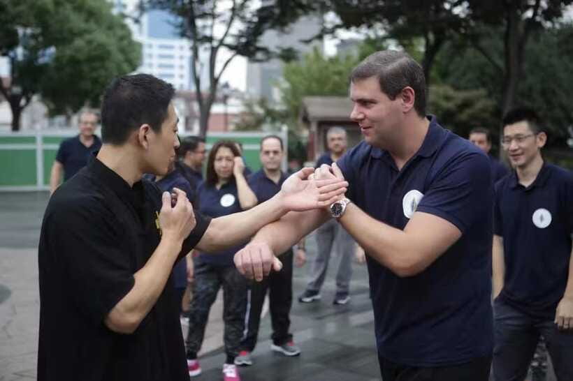 Shanghai:Wing Chun Kung Fu in Shanghai's Beautiful Park - Power training and practical applications