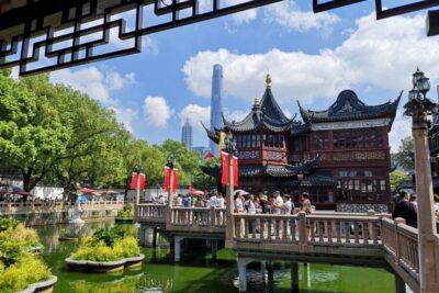 Yu Garden and City God Temple Walking Tour