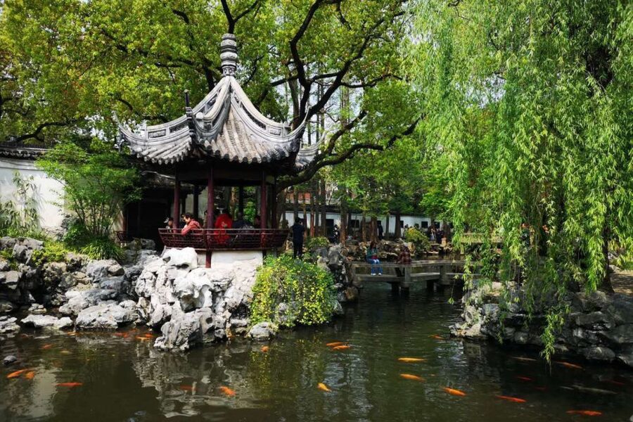 Shanghai: Yu Garden and City God Temple Walking Tour - The optional Xiaolongbao tasting