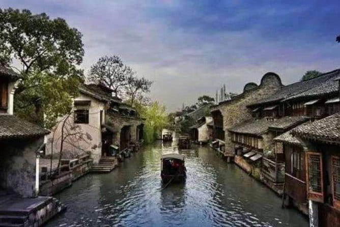 Shanghai Yu Garden, The Bund & Zhujiajao Water Town Bus Tour - Chenghuang Miao and Shanghai Old Street