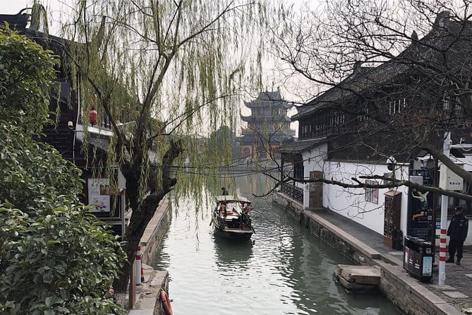 Shanghai Yu Garden, The Bund & Zhujiajao Water Town Bus Tour - Guides, Group Size, and the Pace