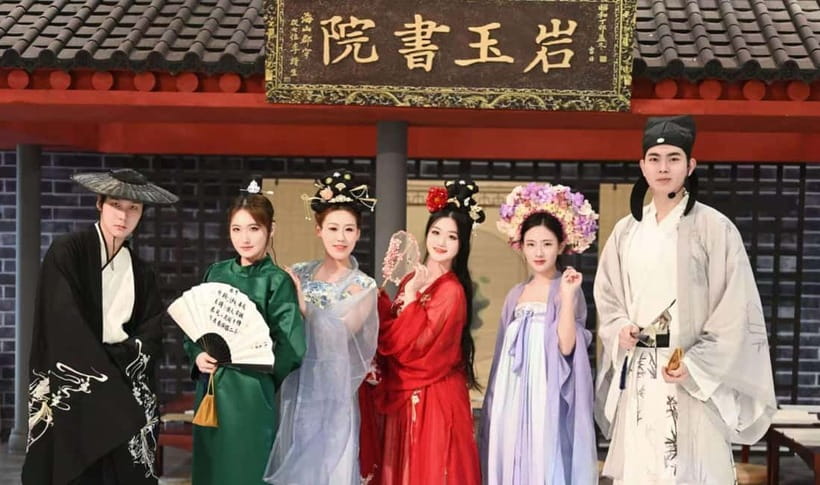 Shenzhen: Immersive Tang Dynasty Banquet Show - Hanfu clothing and makeup: the most memorable upgrade