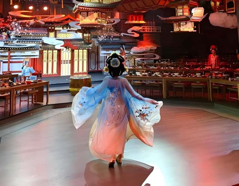 Shenzhen: Royal Dinning Experience with Culture Performance - Costume and court etiquette for an extra 100 RMB
