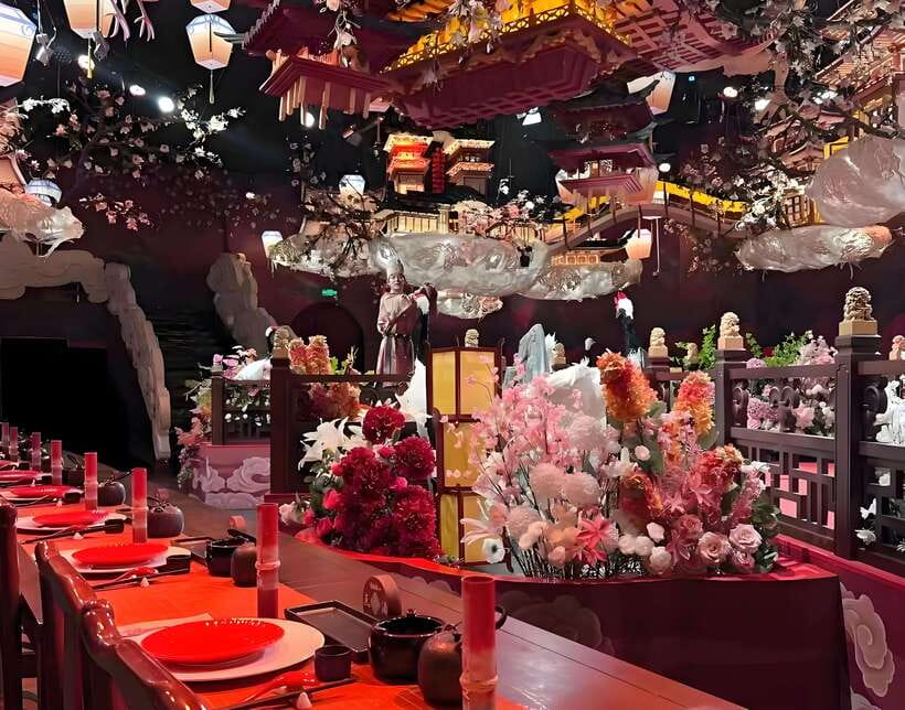 Shenzhen: Royal Dinning Experience with Culture Performance - How the two-hour format affects the evening