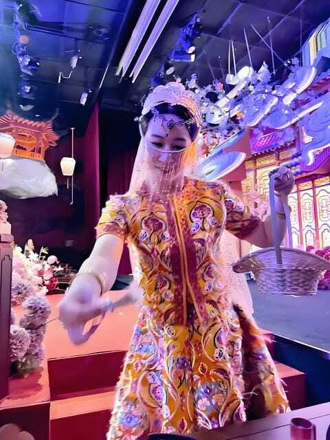 Shenzhen: Royal Dinning Experience with Culture Performance - Who will enjoy this most?