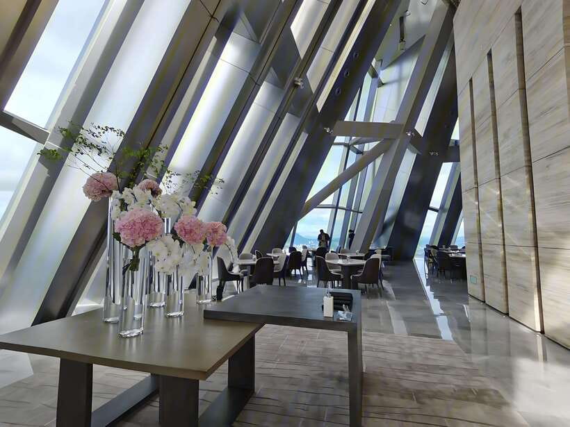 ShenZhen: Tallest Building with Luxury Meal on Highest Floor - The luxury seafood meal at the highest floor