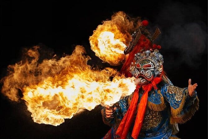 Sichuan Opera with face-changing at Sichuan opera theater - A traditional show with several acts