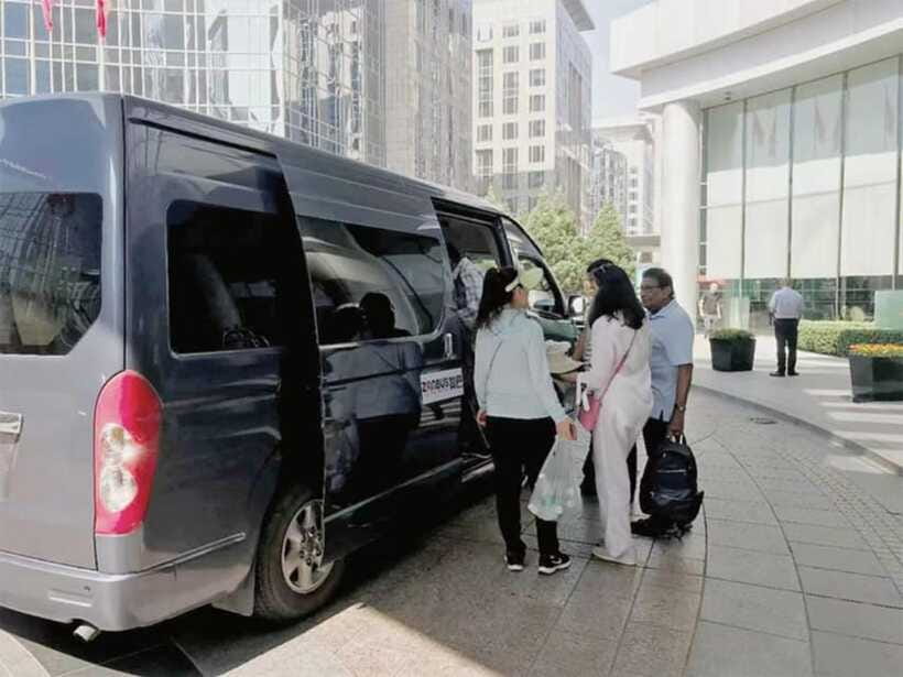 【Small Group】 Mutianyu Great Wall Day Trip with Hotel Pickup - Arriving at the park and getting oriented