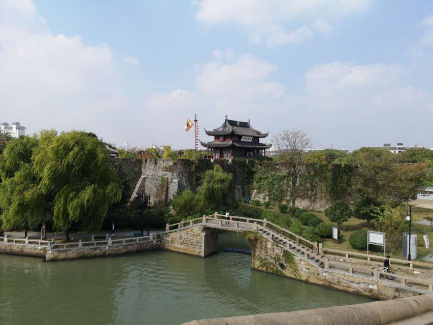 Su Zhou and Zhou Zhuang Water Village Day Tour - The 20-minute sampan ride