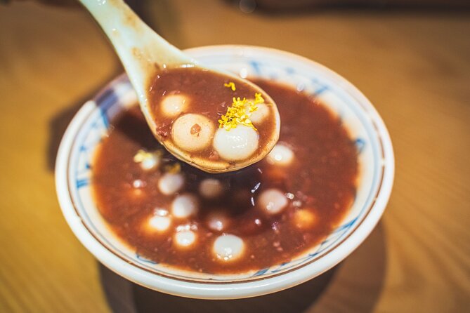 Suzhou Alleyway Walking Food Tour - Dessert at a Current Favorite Shop