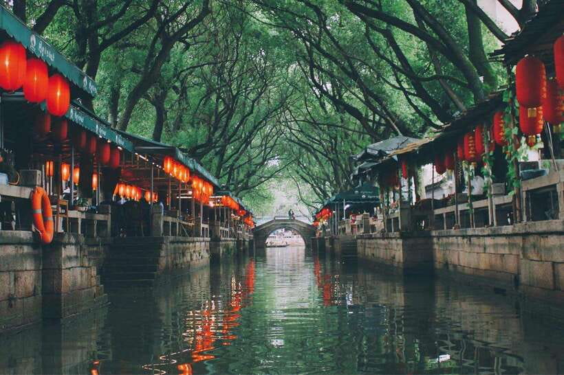 Suzhou and Tongli Water Town Private Day Trip from Shanghai - What your private guide adds