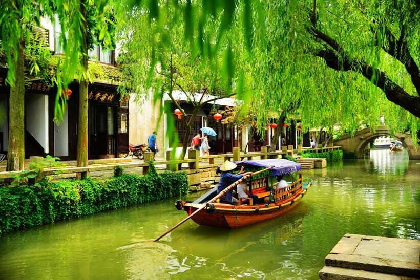 Suzhou and Zhujiajiao Private Guided Day Trip from Shanghai - Guides, cars, and the value of private service
