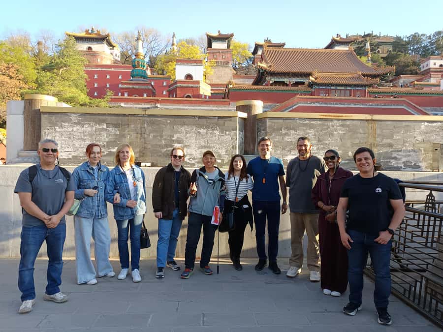 Temple Heaven, Summer Palace, Lama Temple, Hutong Bus Tour - The walking demands and rest opportunities