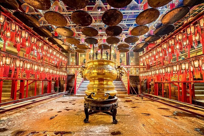 The Authentic Hong Kong - Private Walking Tour - Sheung Wan: dried seafood, temples, and daily life